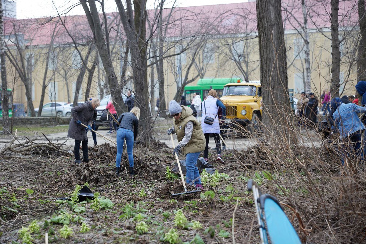 Южно-Сахалинск присоединился ко всероссийскому субботнику | 27.04.2024 |  Южно-Сахалинск - БезФормата