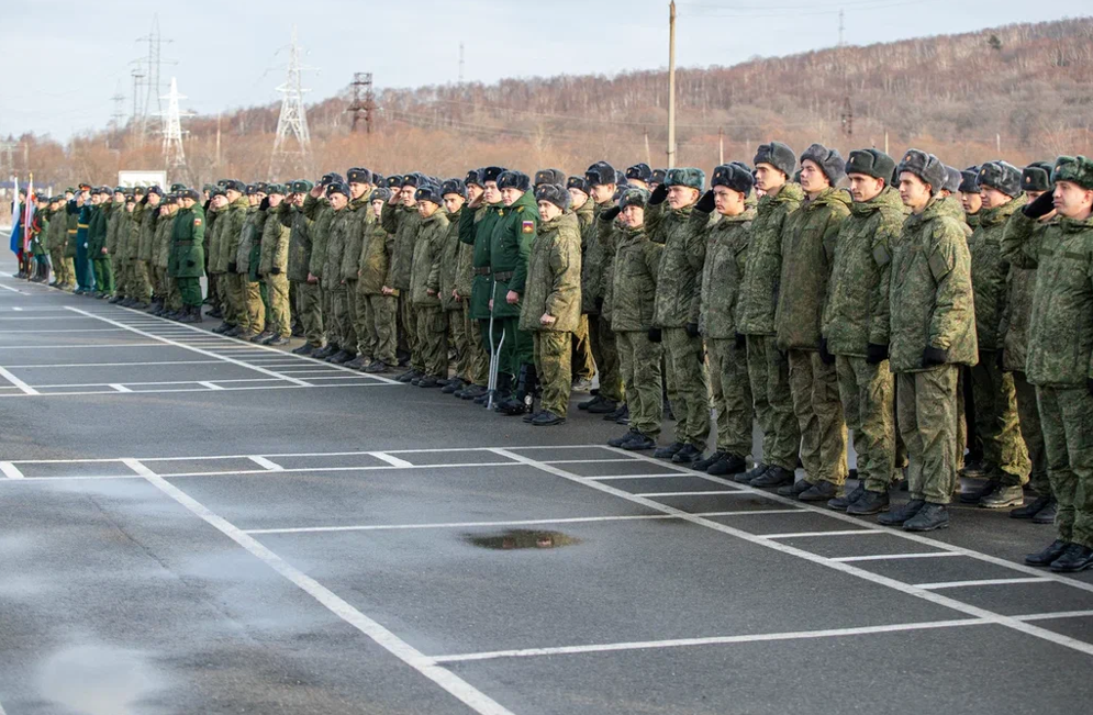 Сво 08 декабря. Фотографии участников сво. Фото посвящается солдатам сво Сахалин. Участники сво с флагом Югры фото.