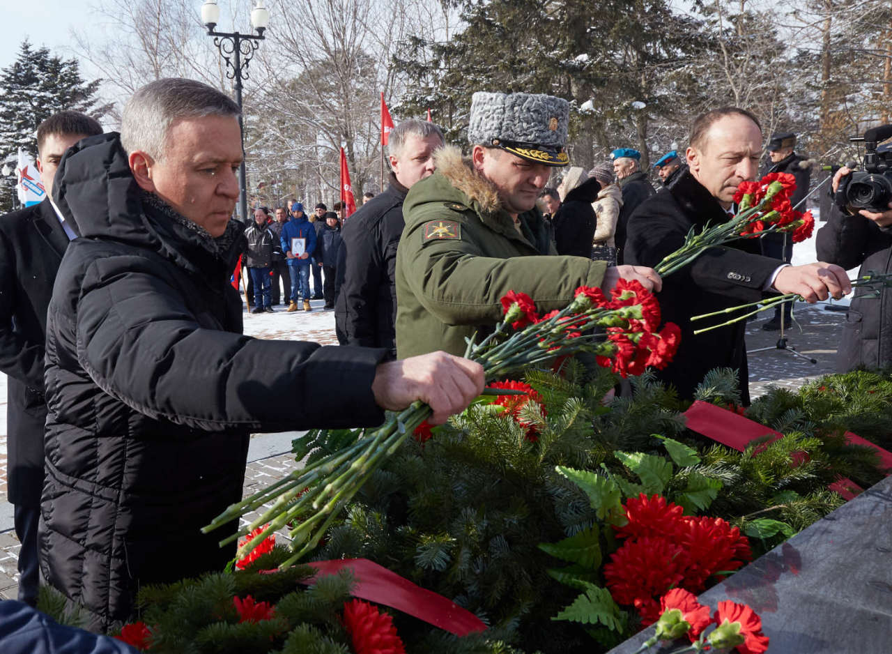 Почти память. В Липецке почтили память погибших в Афганистане и Чечне. День вывода из Афганистана Южно Сахалинск. Памятник афганистанцам Южно-Сахалинск. Скорбящая мать Южно Сахалинск.