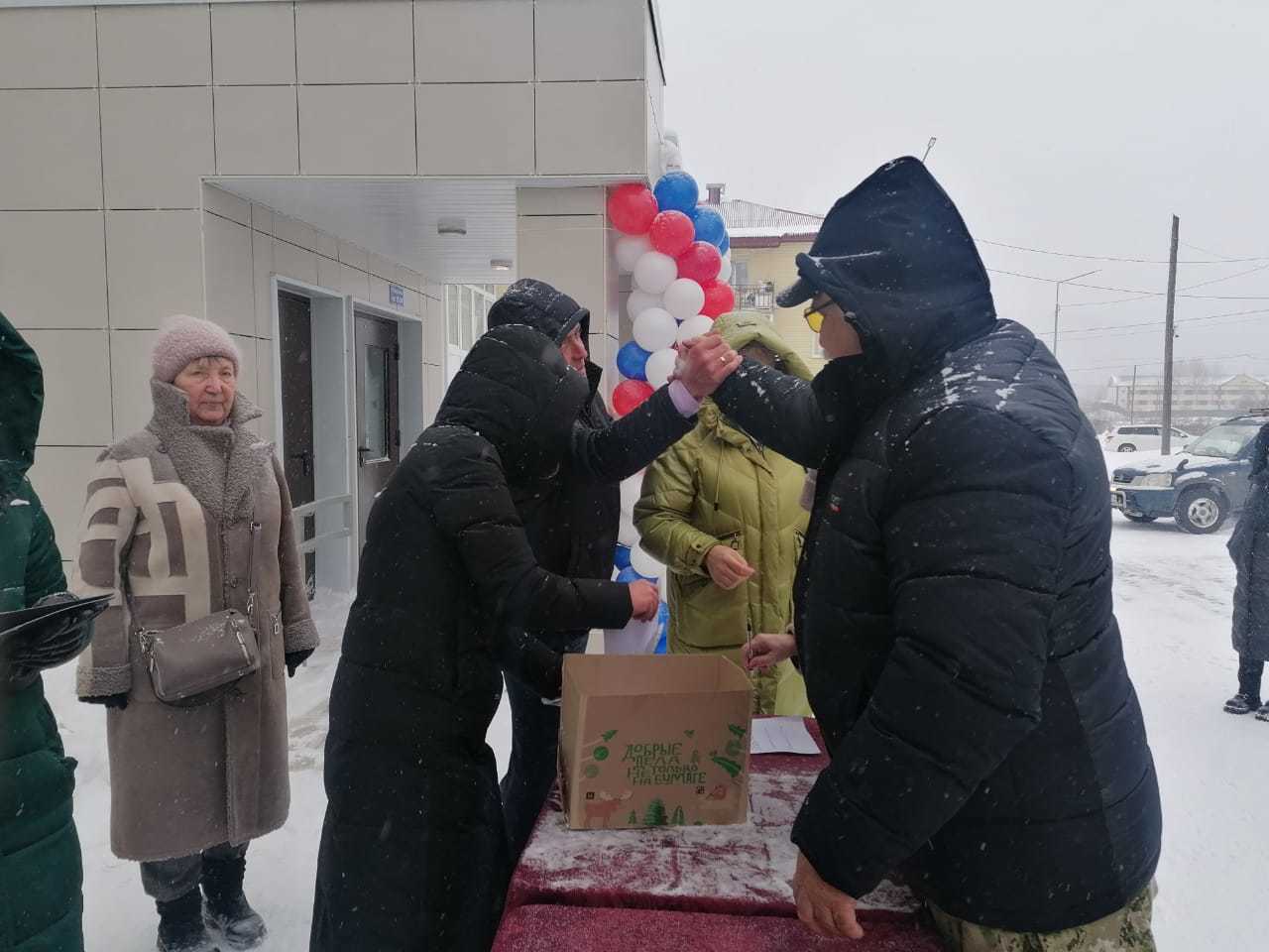 Тымовские семьи получили ключи от новых квартир | 30.11.2023 |  Южно-Сахалинск - БезФормата