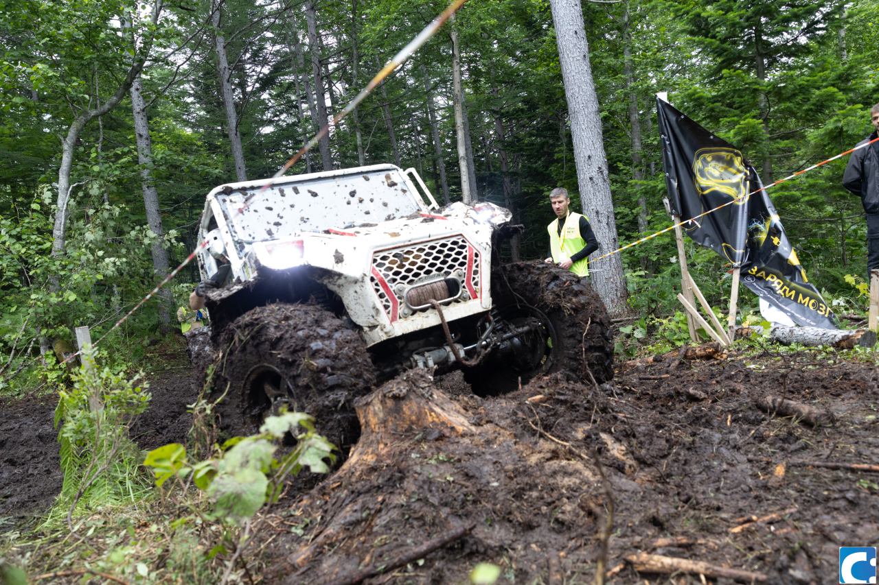 Сахалинские танки грязи не боятся: репортаж с Rainforest Challenge Sakhalin  | 17.07.2023 | Южно-Сахалинск - БезФормата