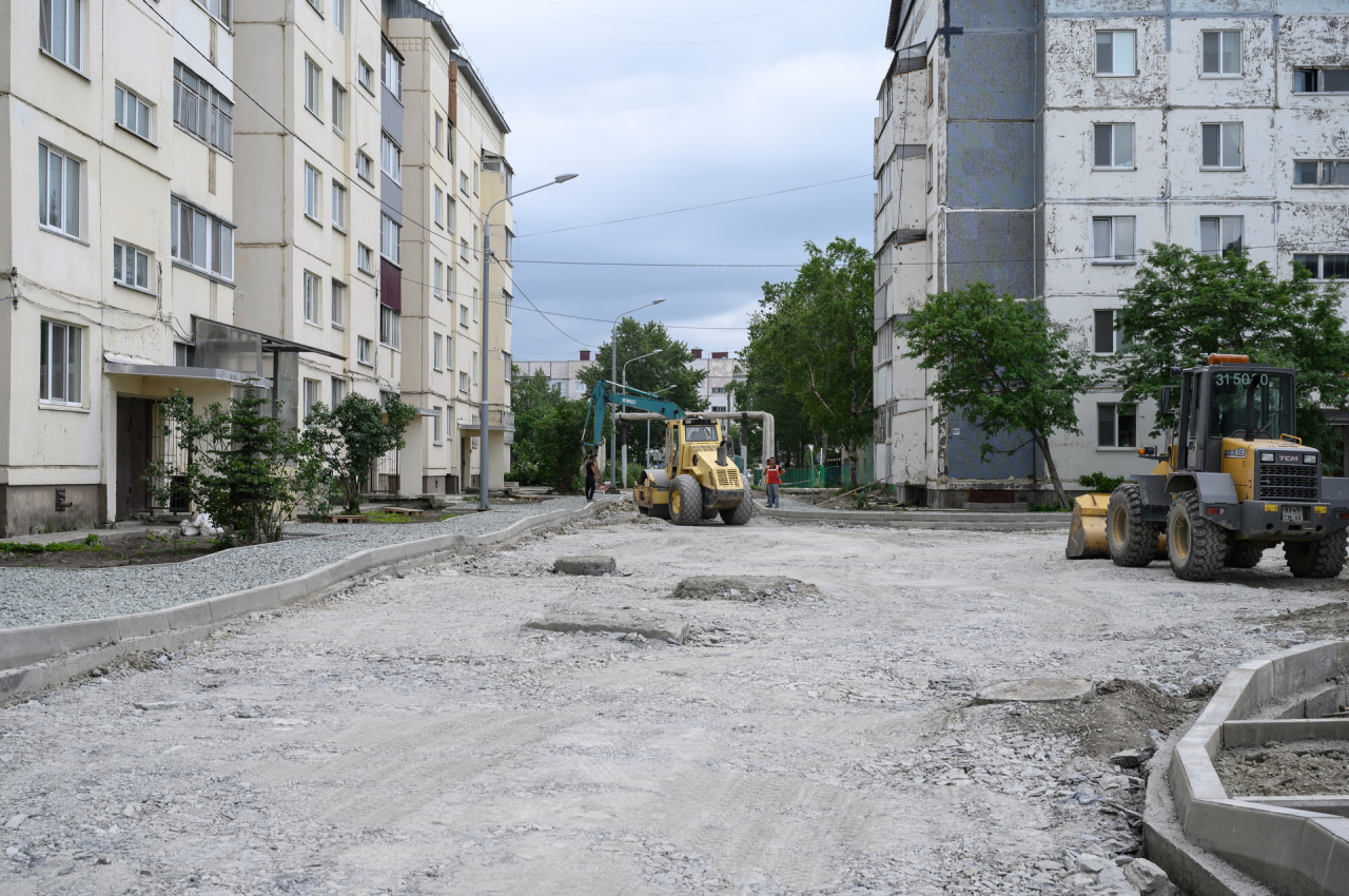 Украинская улица. Двор без машин. Двор дома. Южно-Сахалинск. Украина улицы реальные.