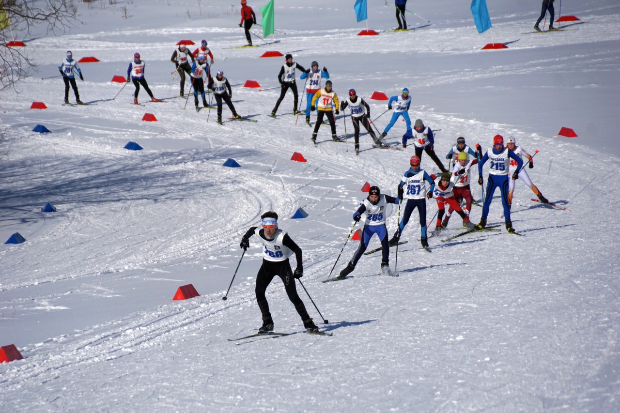 Правила соревнований по лыжному спорту. Лыжные гонки. Лыжные соревнования. Спорт лыжные гонки. Соревнования по лыжам.