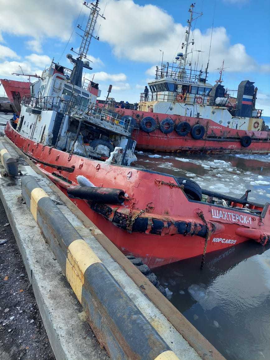 Морской буксир сняли с мели в районе порта Шахтерск | 09.03.2022 |  Южно-Сахалинск - БезФормата