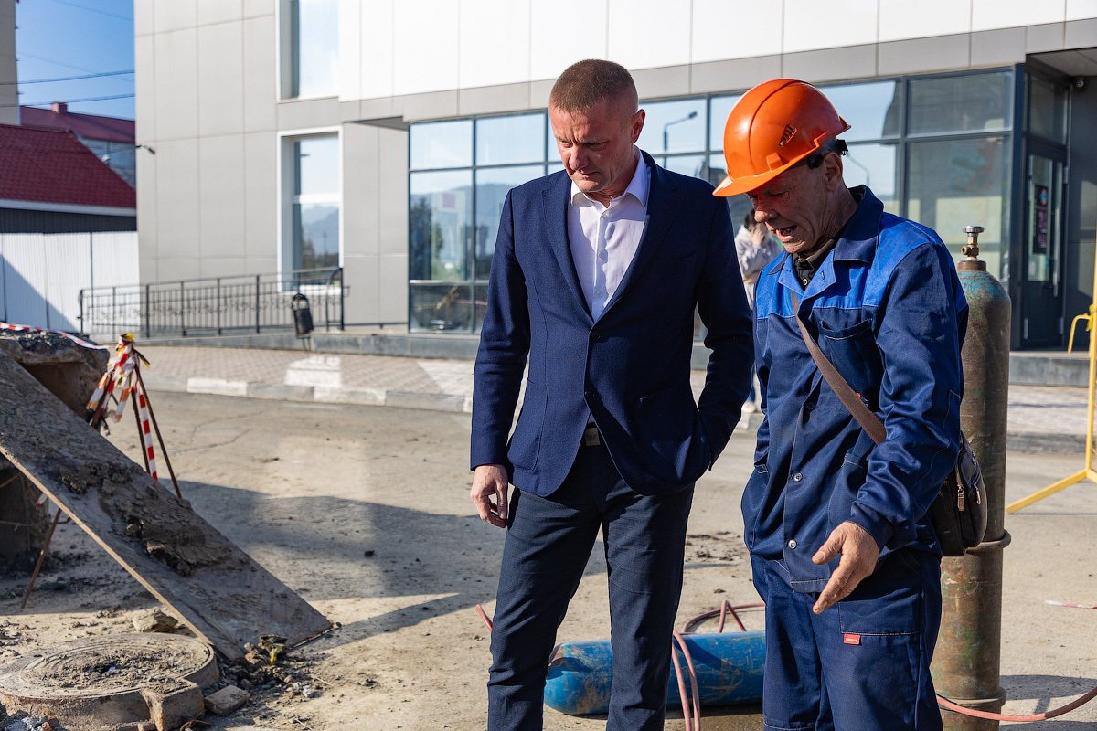 В Южно-Сахалинске продолжается подключение жилых домов к теплу | 10.10.2023  | Южно-Сахалинск - БезФормата