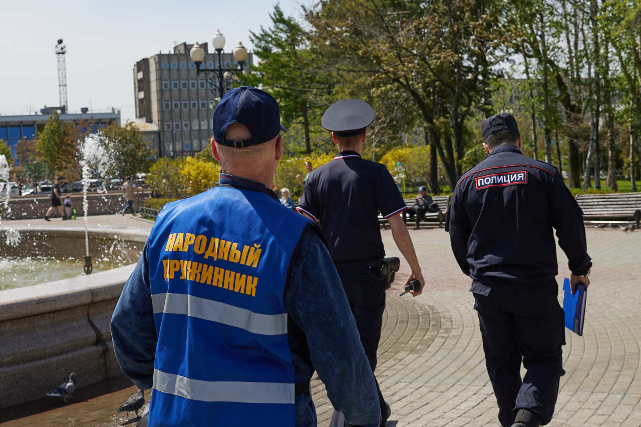 Народные дружинники Южно-Сахалинска активно участвуют в охране  общественного правопорядка | 30.05.2023 | Южно-Сахалинск - БезФормата