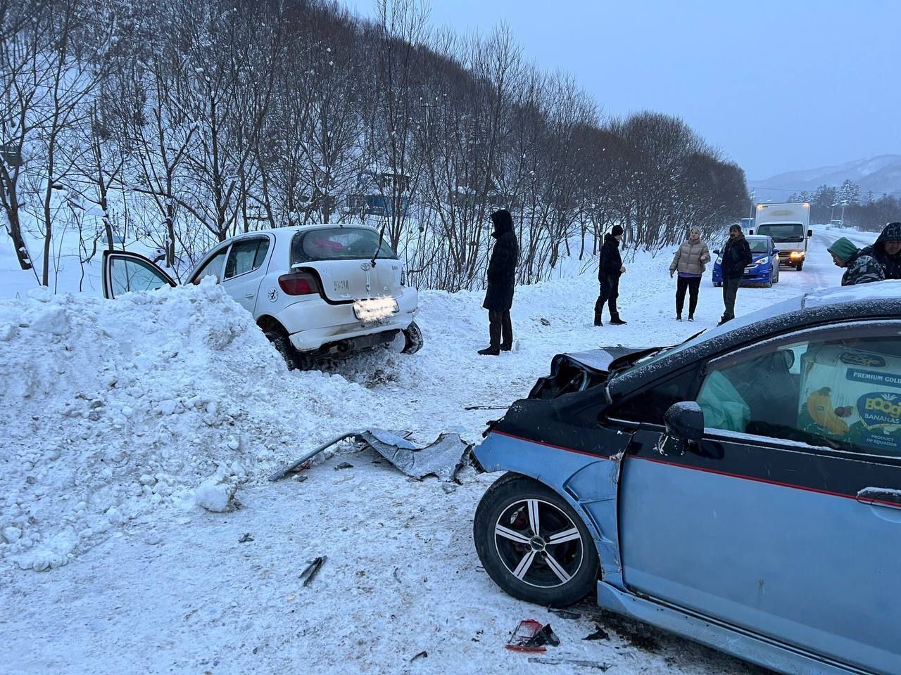 Автомобиль оказался в кювете по дороге на Холмск | 17.12.2023 |  Южно-Сахалинск - БезФормата