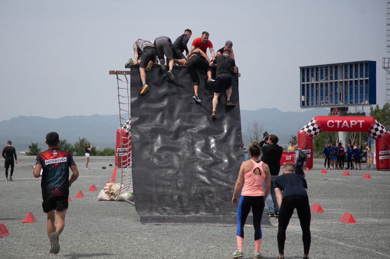 На Сахалине прошли летние гонки с препятствиями «Pride Race» | 30.06.2023 |  Южно-Сахалинск - БезФормата