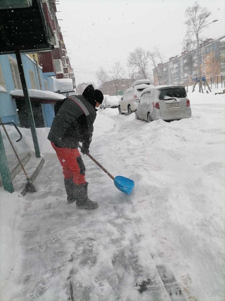 Власти контролируют расчистку снега в Сахалинской области | 23.01.2024 |  Южно-Сахалинск - БезФормата