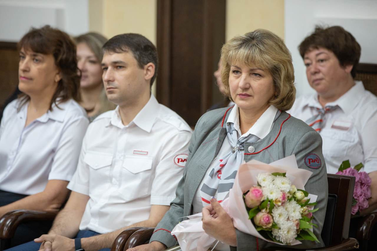 Работников железнодорожного транспорта поздравили в Южно-Сахалинске |  05.08.2022 | Южно-Сахалинск - БезФормата