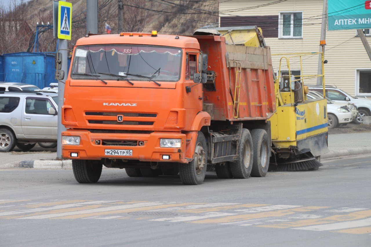 В Корсакове проходит большой городской субботник | 16.04.2021 |  Южно-Сахалинск - БезФормата