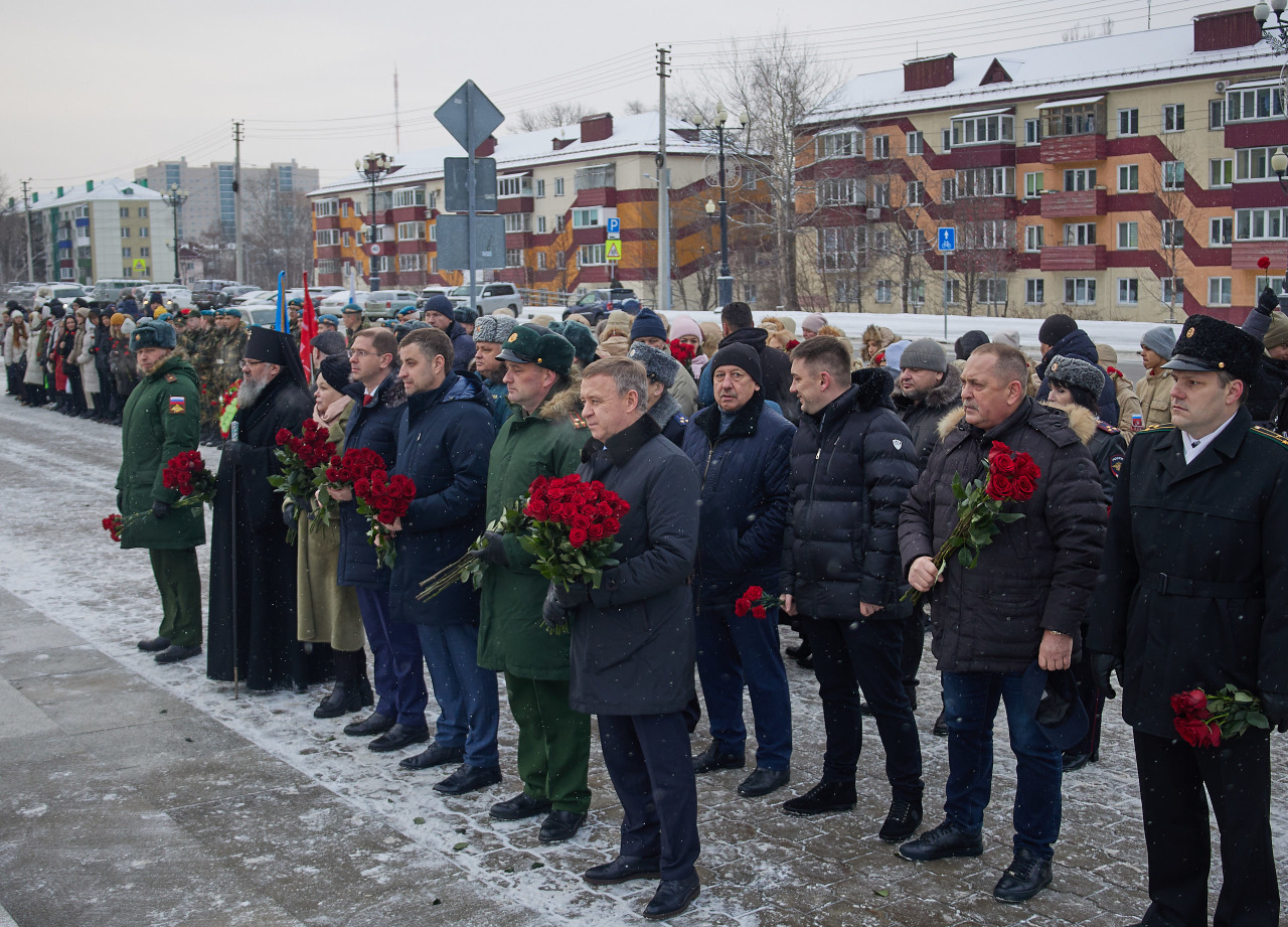 Южный декабрь. Возложение цветов. Неизвестного солдата. Неизвестный солдат. День неизвестного солдата мероприятия.