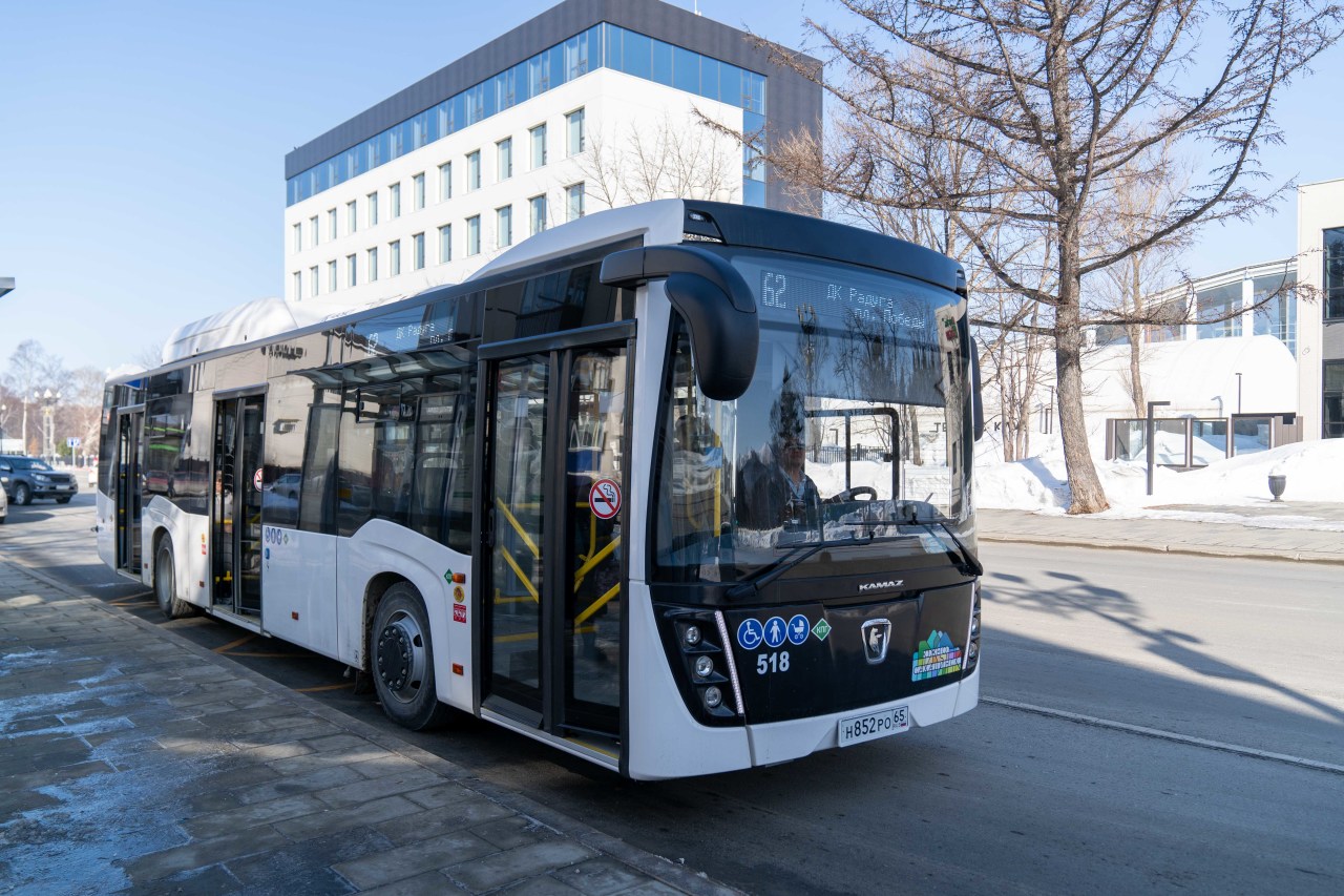 Новые городские автобусы вышли на линию в Южно-Сахалинске | 22.03.2024 |  Южно-Сахалинск - БезФормата