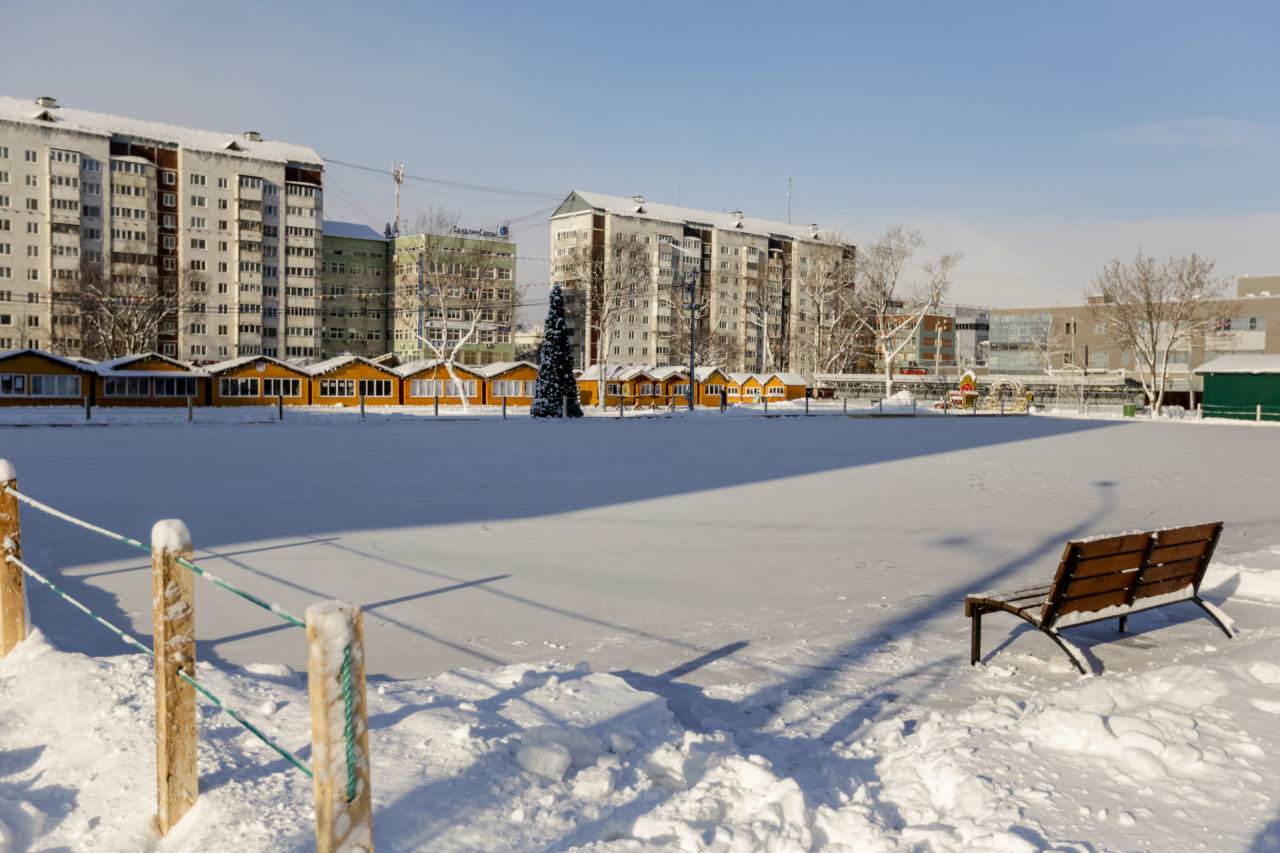 Ледовый каток у Дома Торговли открылся в Южно-Сахалинске | 03.01.2020 |  Южно-Сахалинск - БезФормата