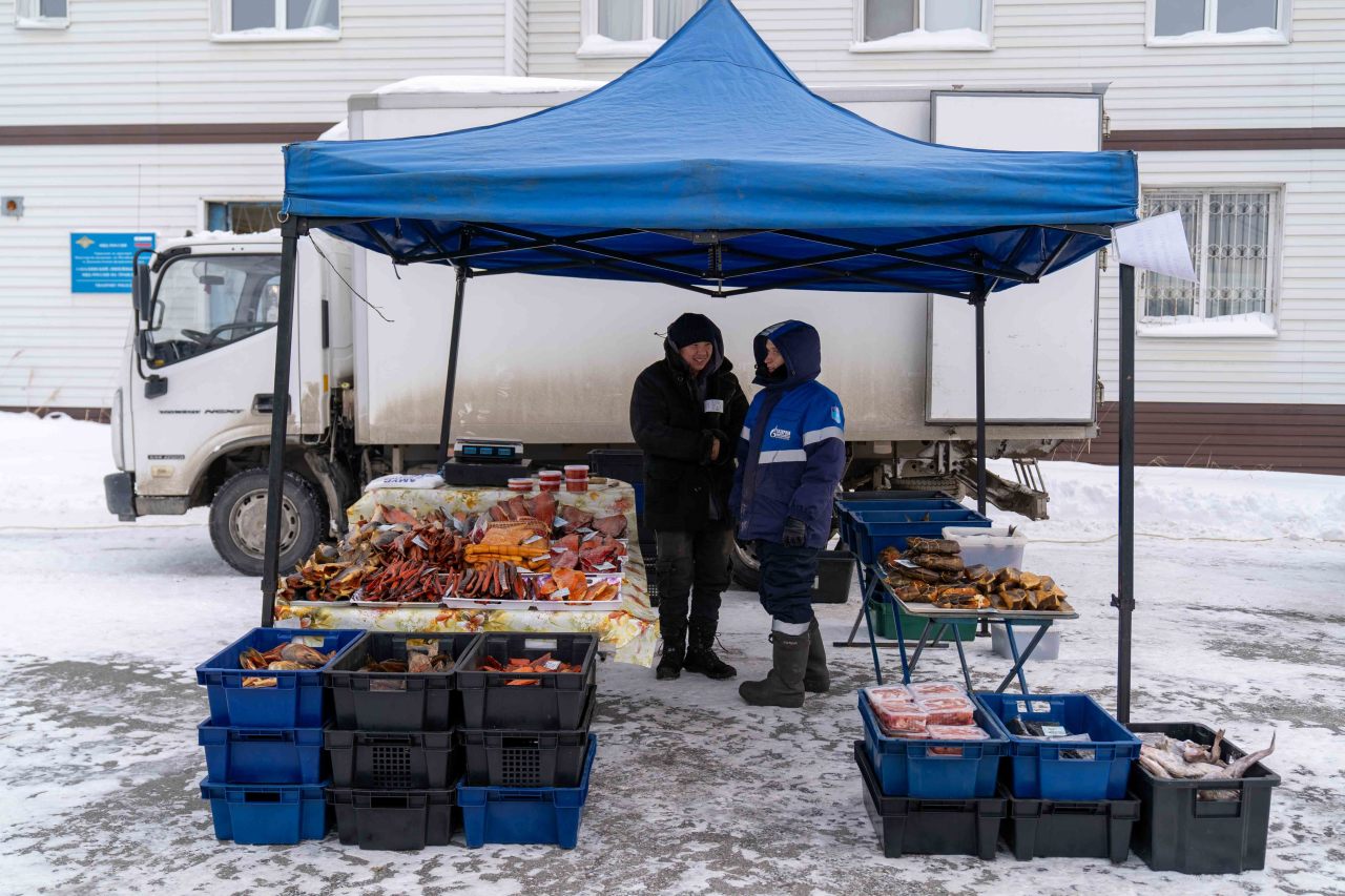 В Южно-Сахалинске прошла предновогодняя ярмарка | 24.12.2023 | Южно- Сахалинск - БезФормата