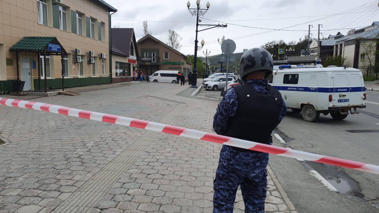 Областная наркология оцеплена спецслужбами | 26.05.2021 | Южно-Сахалинск -  БезФормата