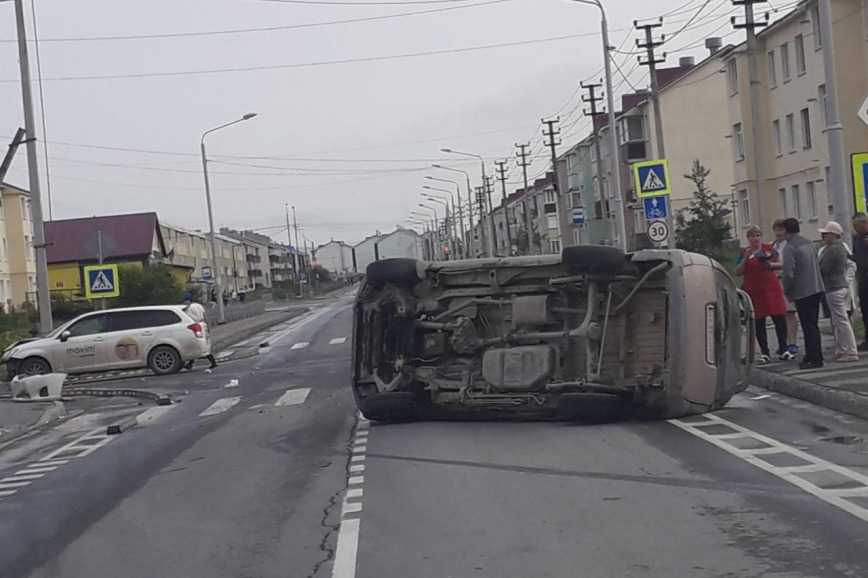 Перевернулась машина фото