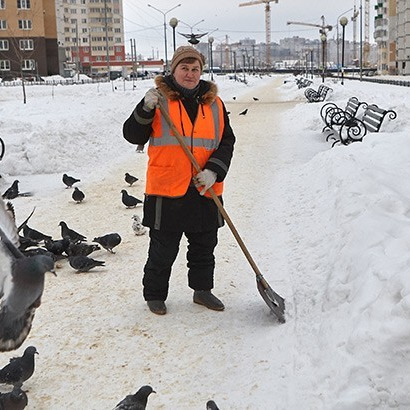 Форум дворников. Самый крутой дворник. Дворник с котом в Белгороде. Работа в Липецке дворник.