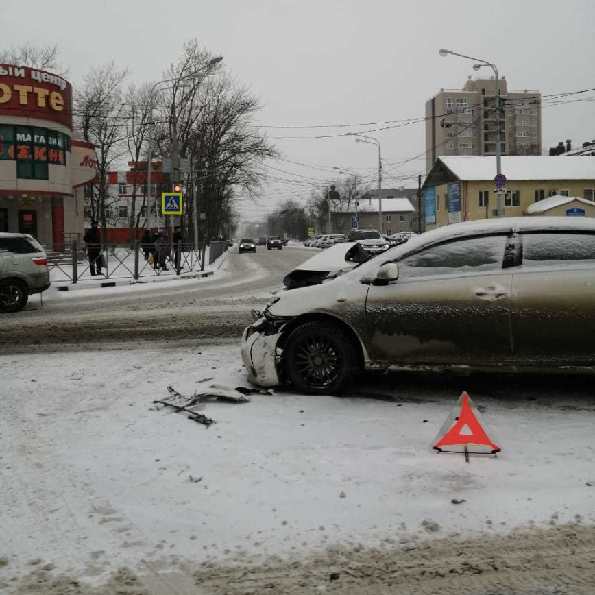 Сах ру. Авария с пожарной машиной Сахалин. Автомобили на улицах Южно-Сахалинска. ДТП В Южно Сахалинске БМВ. ДТП С пожарным автомобилем в Новокузнецком районе 07.08.21.